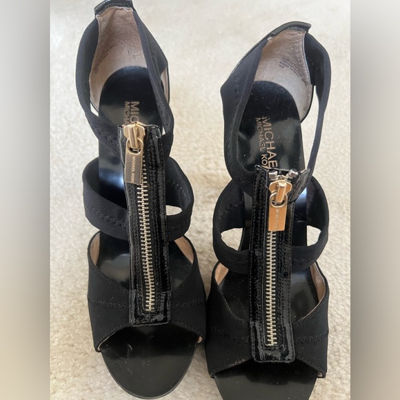 MICHAEL Michael Kors Berkeley T Strap Heel Sandal Black Size 7.5 - Picture 2 of 6